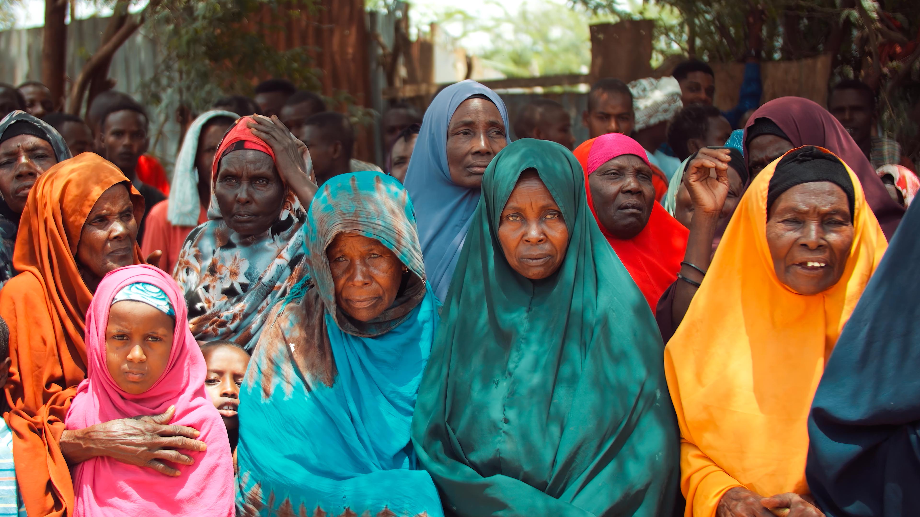 Frauen und Familien in Somalia, denen HDD Charity hilft